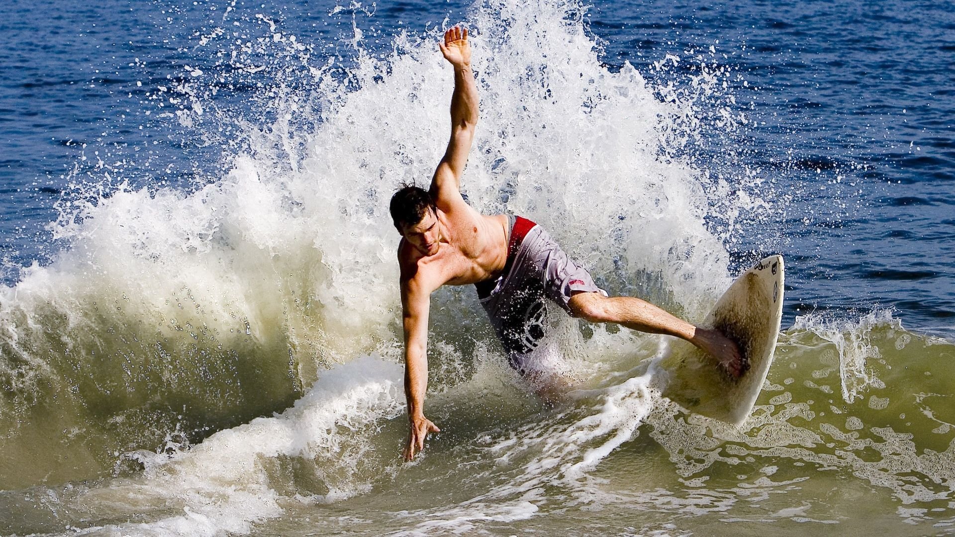 杰伦·格林末节狂飙19分，老鹰上演逆转好戏险胜独行侠