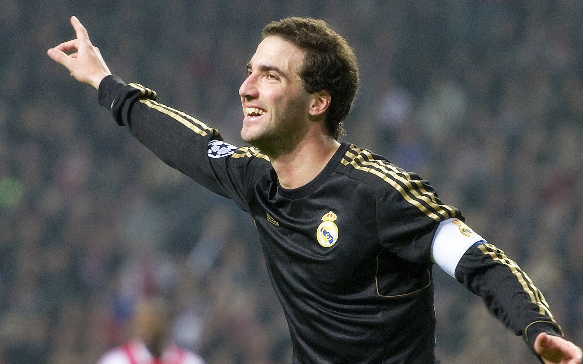 亚平宁的野望与东方魔法，李刚仁欧冠半决赛接管比赛，佛罗伦萨战术制霸比利时